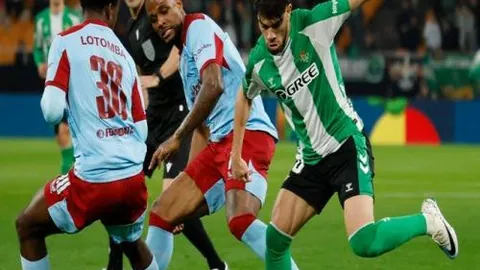 本土教练崛起引领铜梁龙，谢晖与张外龙难望项背，展望未来新篇章备受期待